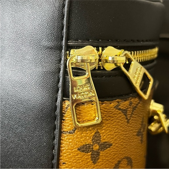 LV Cannes cylinder bag and adjustable strap included.5.9 x 6.7 x 5.9 in. (LxHxW) - Picture 5 of 11